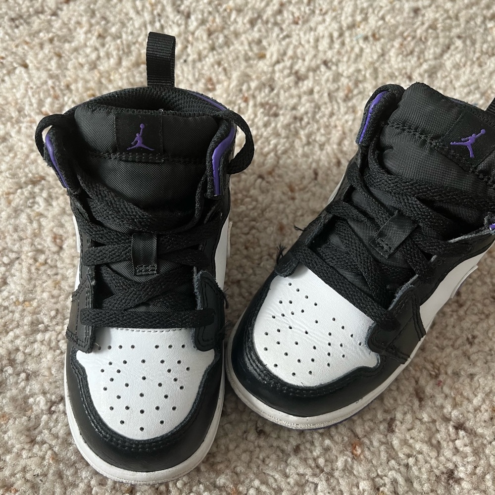 Toddler Jordan 1 Mid - size 8c